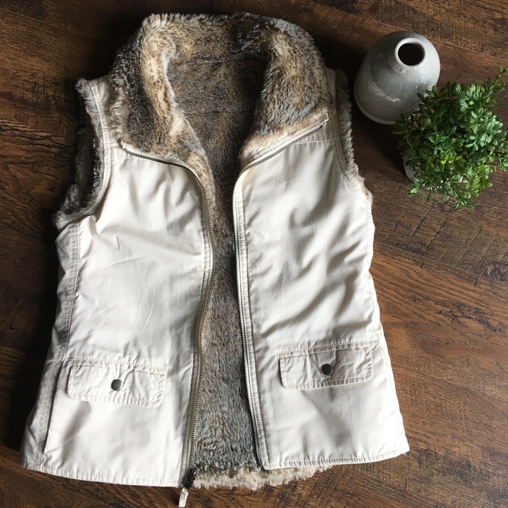 GAP Reversible Faux-Fur Vest
